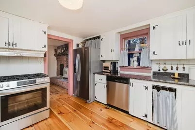 429 South St, Holliston, MA 01746 - Photo 12