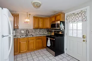 125 Pondview Dr, Ludlow, MA 01056 - Photo 8