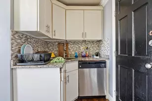 7-11 Gibbs Ct, Waltham, MA 02452 - Photo 8