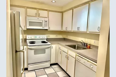 534-538 Commonwealth Ave #5D, Boston, MA 02115 - Photo 6