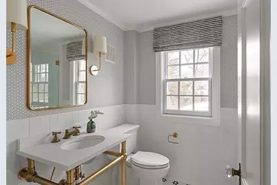 10 Lanark Rd, Wellesley, MA 02481 - Photo 30