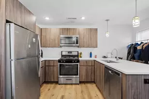 211 W 9th St, Boston, MA 02127 - Photo 10