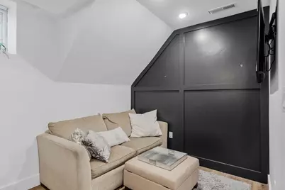 211 W 9th St, Boston, MA 02127 - Photo 14