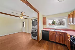 14 Crescent Rd, Weymouth, MA 02191 - Photo 4