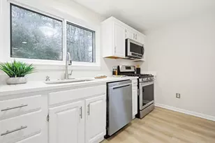 20 Country Club Ln, Milford, MA 01757 - Photo 6