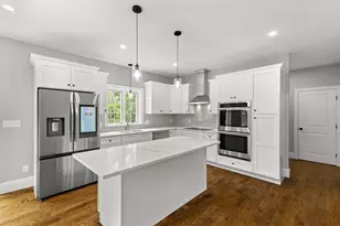 27 Austin Ct, Brockton, MA 02302 - Photo 4