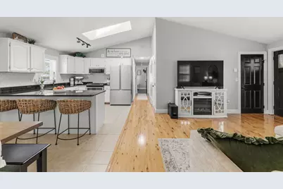 58 Bowler St, Fall River, MA 02723 - Photo 12