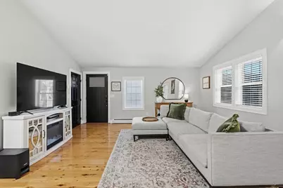 58 Bowler St, Fall River, MA 02723 - Photo 4