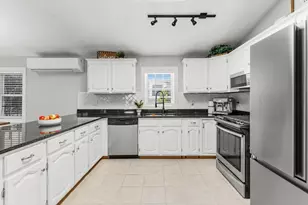 58 Bowler St, Fall River, MA 02723 - Photo 10