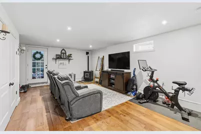 58 Bowler St, Fall River, MA 02723 - Photo 20