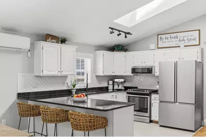 58 Bowler St, Fall River, MA 02723 - Photo 8