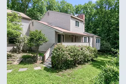 215 North St, Upton, MA 01568 - Photo 2