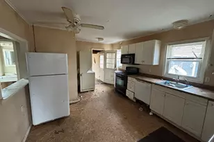 55 Fuller St, Chicopee, MA 01020 - Photo 4