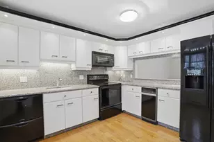 47 Collins St, Danvers, MA 01923 - Photo 4