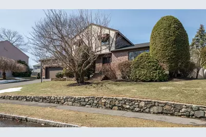 31 Tamarock Ter, Stoneham, MA 02180 - Photo 2