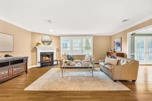 11 Holmes St, Needham, MA 02492 - Photo 8