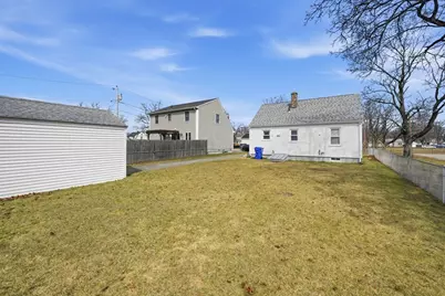 66 Thornton St, Springfield, MA 01104 - Photo 24