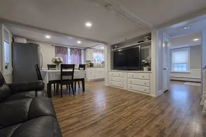 5 Eaton Pl, Leominster, MA 01453 - Photo 2