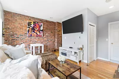 16 Foster St #7, Boston, MA 02109 - Photo 2