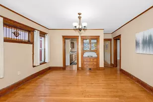 12 Metcalf St, Medford, MA 02155 - Photo 10