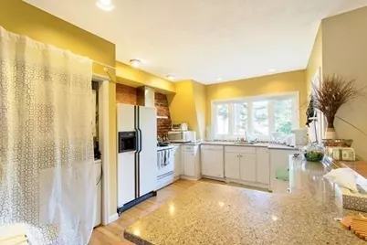 137 Sutherland Road #B, Boston, MA 02135 - Photo 6