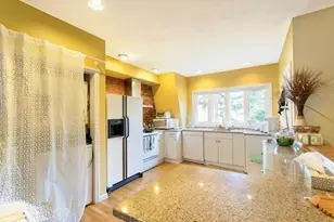 137 Sutherland Rd, Boston, MA 02135 - Photo 6
