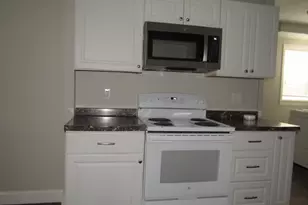 19 Chapman St, Dracut, MA 01826 - Photo 2