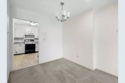 611 Watertown St #14, Newton, MA 02460 - Photo 4