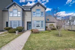 60 Amity Pl, Amherst, MA 01002 - Photo 1