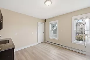 28-30 Cherrelyn St, Springfield, MA 01104 - Photo 8