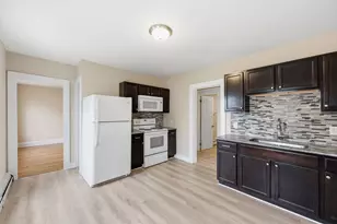 28-30 Cherrelyn St, Springfield, MA 01104 - Photo 4