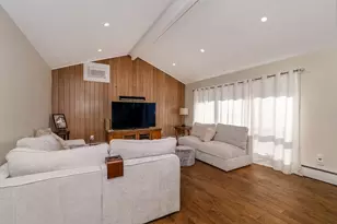 212 Monument St, Haverhill, MA 01832 - Photo 10