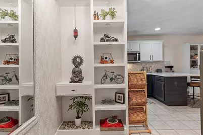 18 Dale St #6H, Andover, MA 01810 - Photo 2