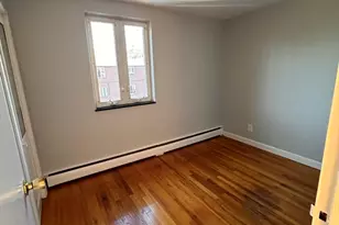 133 Warren St, Watertown, MA 02472 - Photo 8