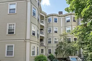 14 Linden St, Brookline, MA 02445 - Photo 12