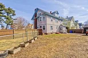 23 Westernview St, Springfield, MA 01108 - Photo 4