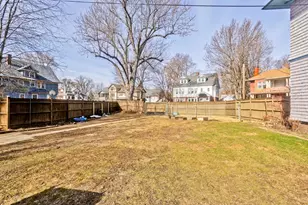 23 Westernview St, Springfield, MA 01108 - Photo 6