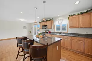 138 Vineland Ave, East Longmeadow, MA 01028 - Photo 12