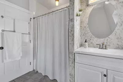 76 Hovey St, Watertown, MA 02472 - Photo 16