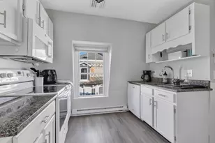 76 Hovey St, Watertown, MA 02472 - Photo 8