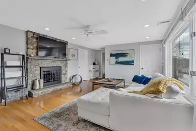 76 Hovey St, Watertown, MA 02472 - Photo 4