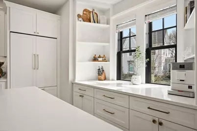 131 Prospect St #B, Newburyport, MA 01950 - Photo 2