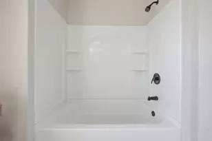 36 Central St, Auburn, MA 01501 - Photo 20