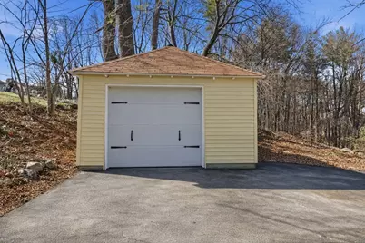 36 Central St, Auburn, MA 01501 - Photo 22