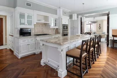 250 Boylston St #2, Boston, MA 02116 - Photo 8