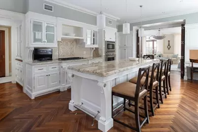 250 Boylston St #2, Boston, MA 02116 - Photo 8