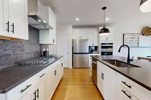 129 Cold Brk Dr, Sudbury, MA 01776 - Photo 2