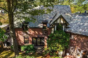 1125 W Roxbury Pkwy, Brookline, MA 02467 - Photo 32