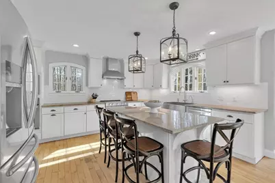 9 Fletcher St, Plainville, MA 02762 - Photo 6