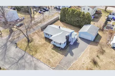 116 Carr St, Springfield, MA 01118 - Photo 2